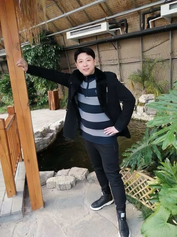 语堂的第一张照片--辽宁闪婚服务中心